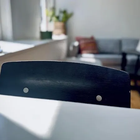 شقة Supersentralt, Lyst Og Romslig *