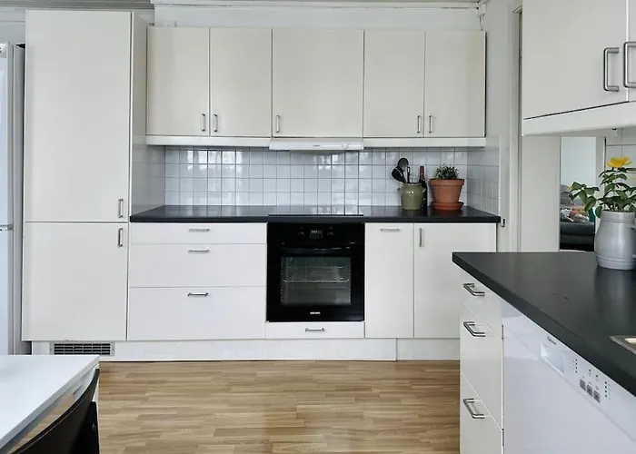 Lejlighed Supersentralt, Lyst Og Romslig