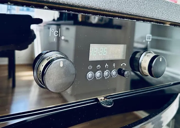 Supersentralt, Lyst Og Romslig Lejlighed